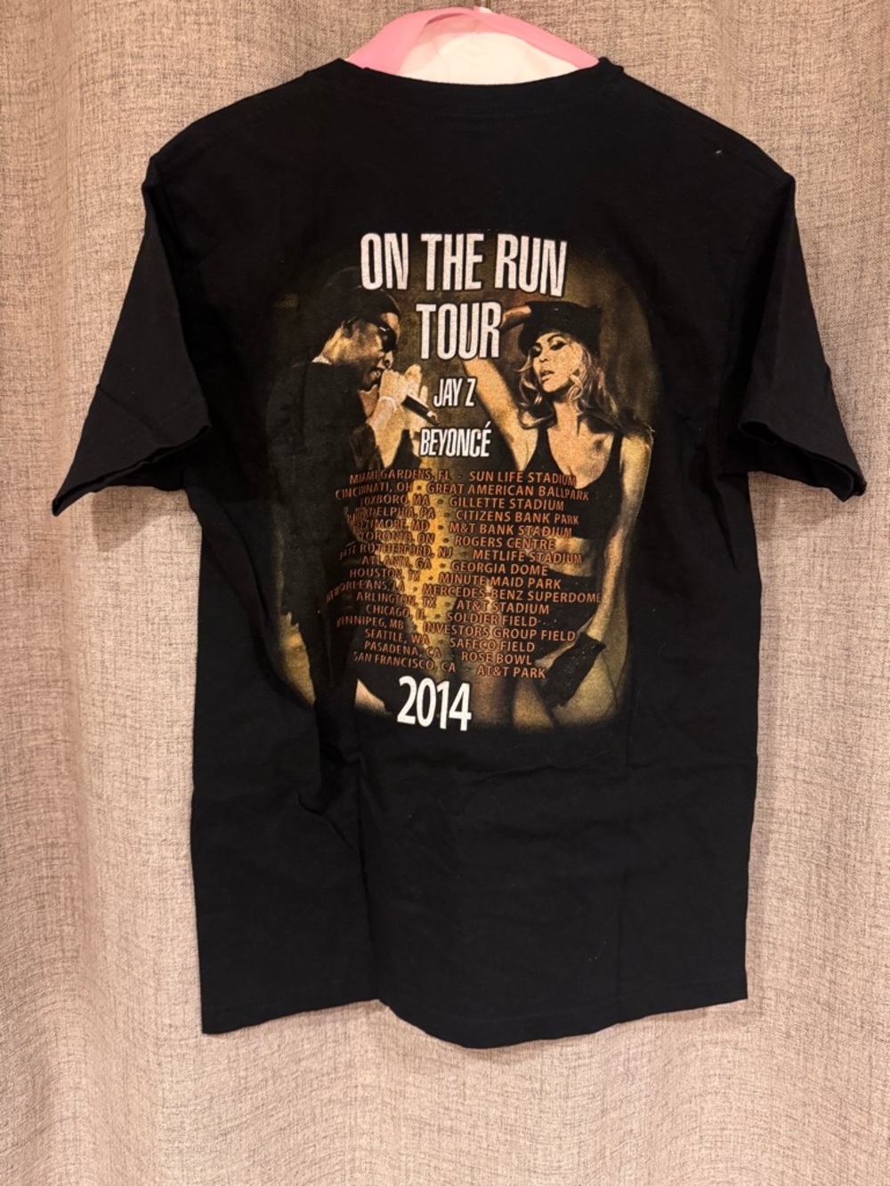 On The Run Tour 2014 Graphic Tee - Jay Z & Beyoncé - Black